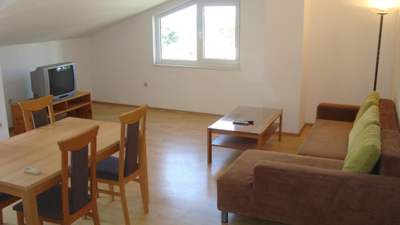 Apartments And Rooms With Parking Space Gradac, Makarska - 6819 Градац Экстерьер фото