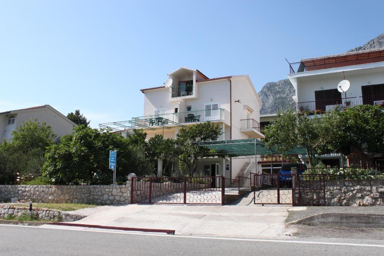 Apartments And Rooms With Parking Space Gradac, Makarska - 6819 Градац Экстерьер фото