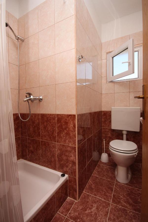 Apartments And Rooms With Parking Space Gradac, Makarska - 6819 Градац Экстерьер фото
